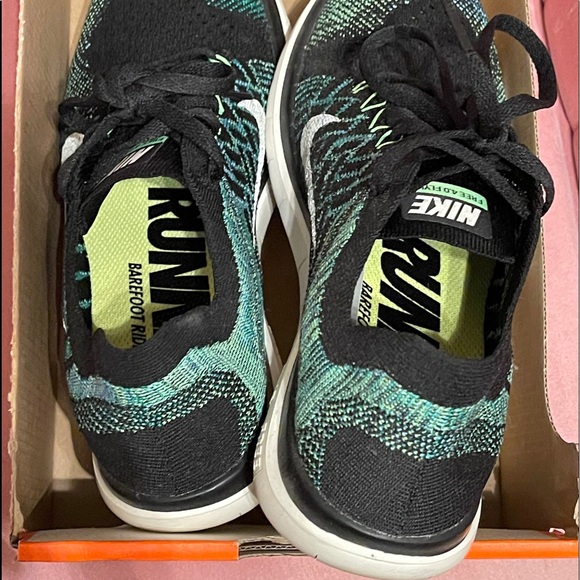 Women’s Nike Free 4.0 Flyknit - Picture 4 of 5